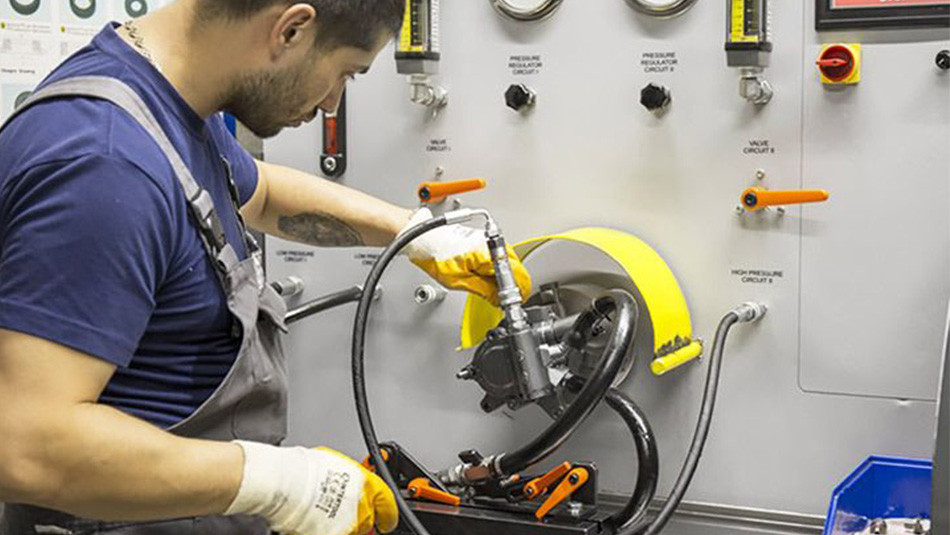 Diagnostyka układu kierowniczego: Jak dobrać zestaw naprawczy do przekładni kierowniczej