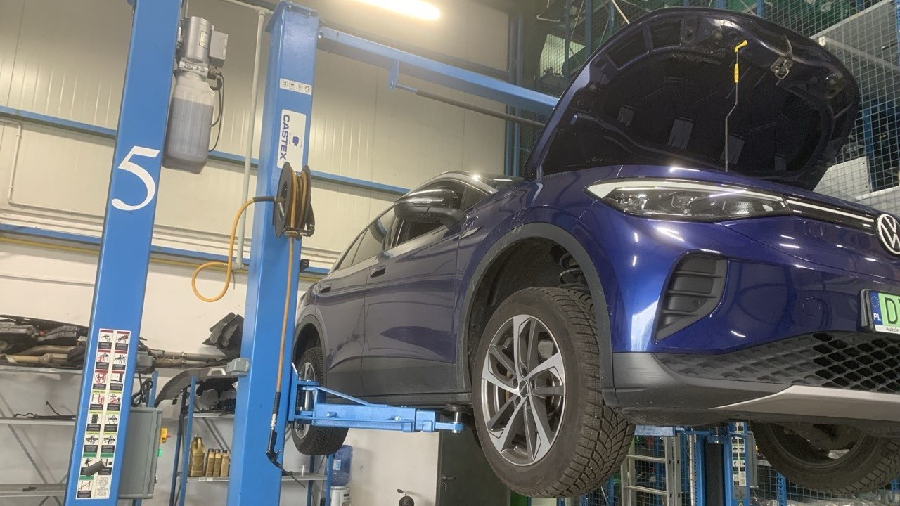 Naprawa akumulatora wysokonapięciowego i serwis samochodu Volkswagen ID.4