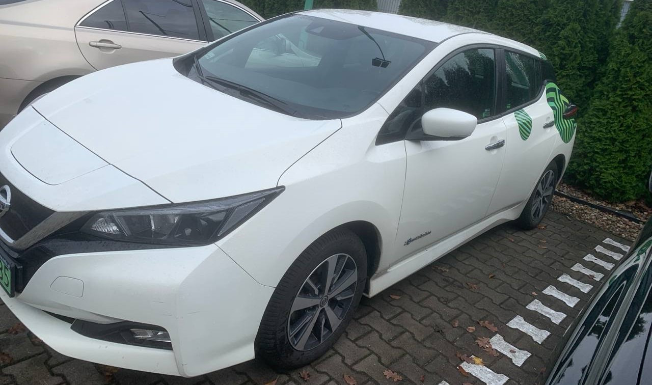 Repair of the Nissan Leaf II charging connector