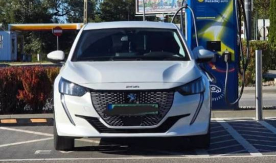 Naprawa akumulatora wysokiego napięcia w Peugeot e-208