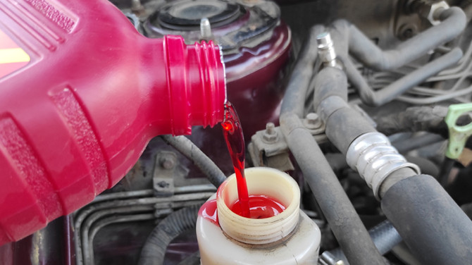 6 mitów na temat oleju do układu wspomagania kierownicy
