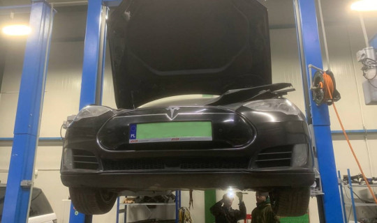 Eliminating antifreeze leakage inside the Tesla Model S electric motor
