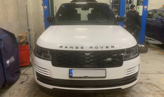 Installation de seuils rétractables sur le Range Rover 3.0 T-GDI 24V (2019)